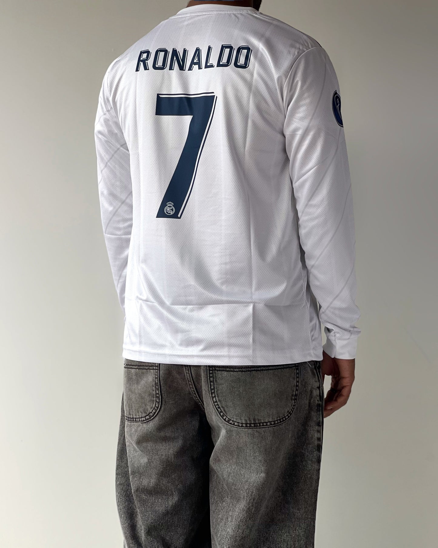 REAL MADRID RONALDO #7 WHITE (Embroidery Full Sleeve)