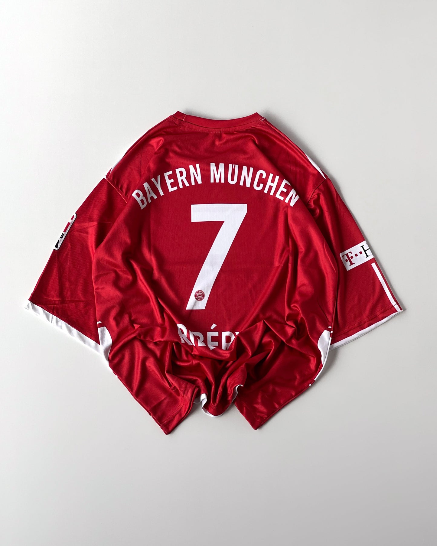 BAYERN MUNICH RIBERY RETRO KIT (oversized)