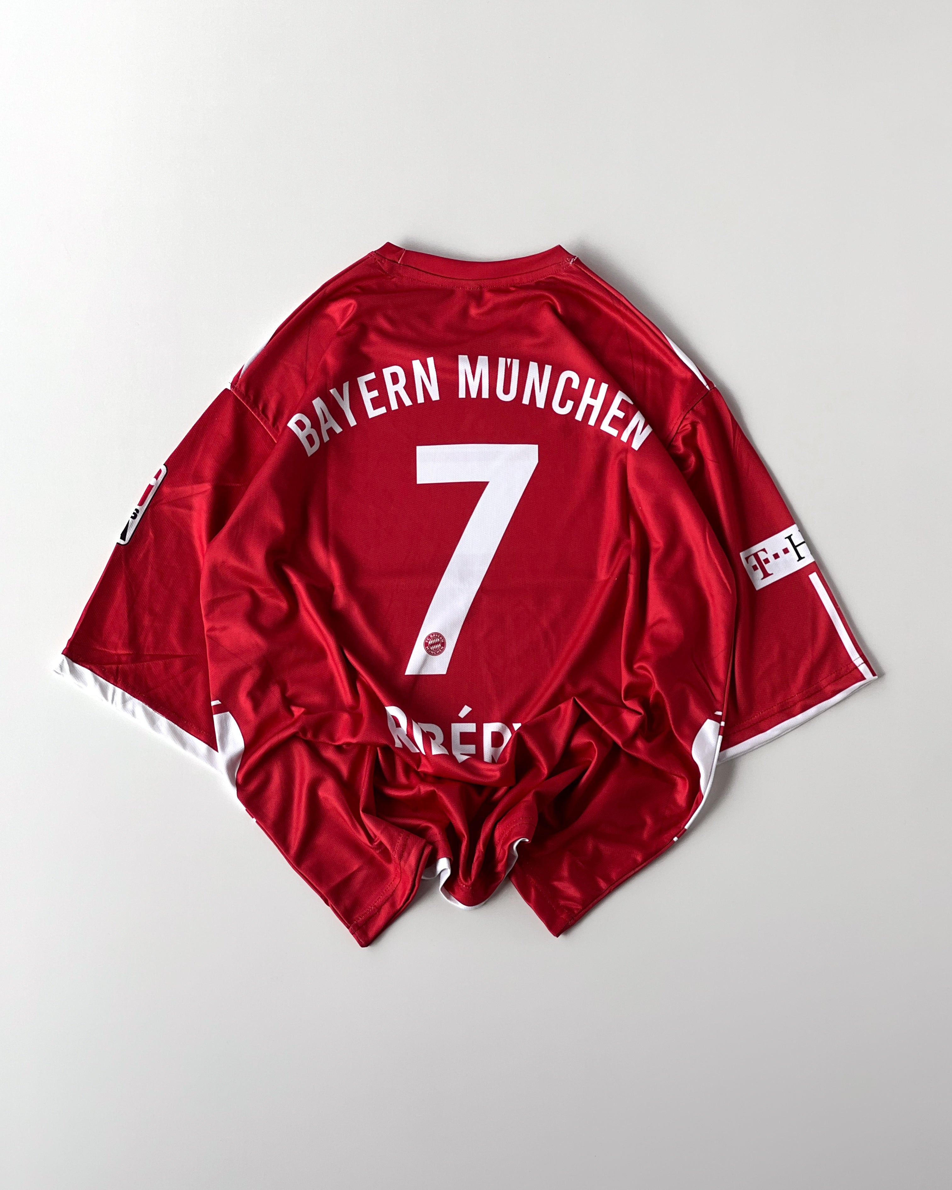 BAYERN MUNICH RIBERY RETRO KIT (oversized)