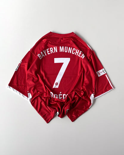 BAYERN MUNICH RIBERY RETRO KIT (oversized)