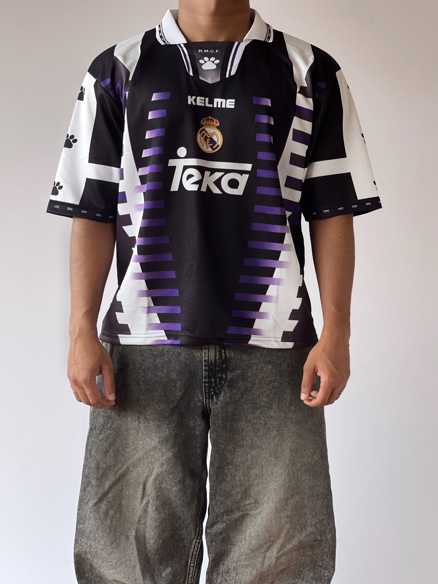 Real Madrid 97/98 Black Retro (oversized)