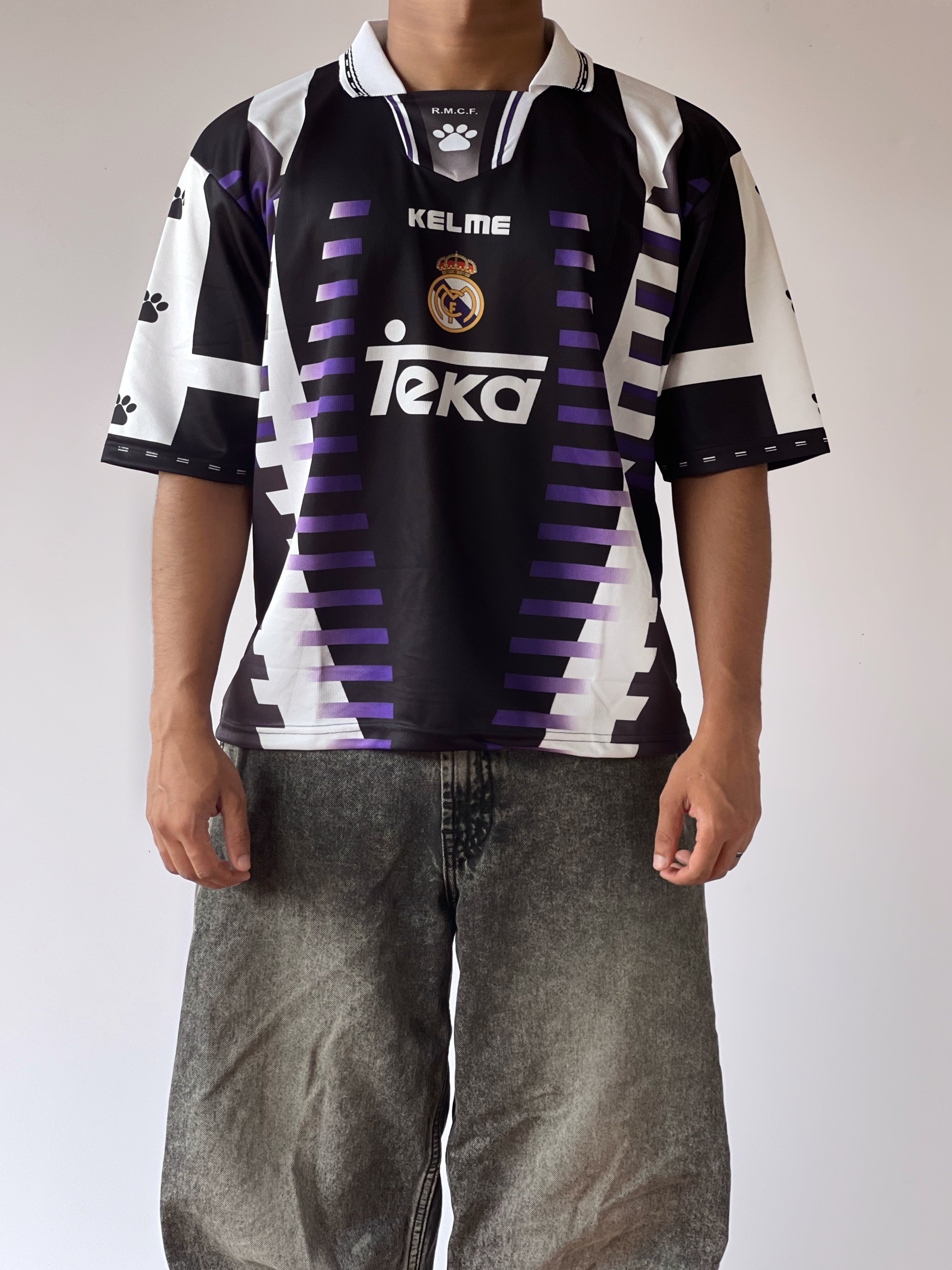 Real Madrid 97/98 Black Retro (oversized)