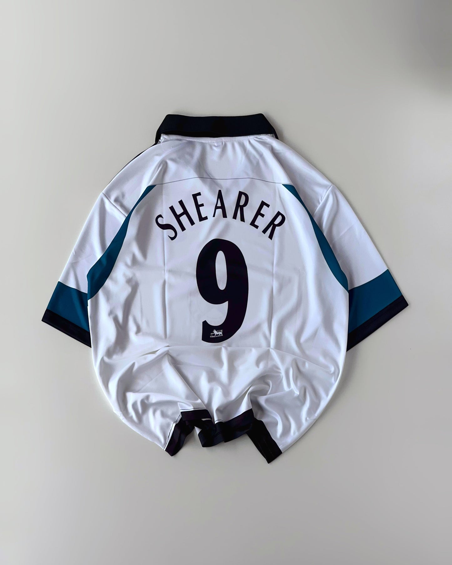NEWCASTLE RETRO SHEARER (oversized)