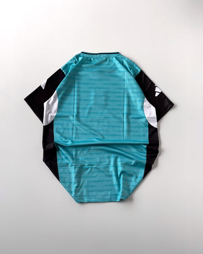 LIVERPOOL TRAINING KIT