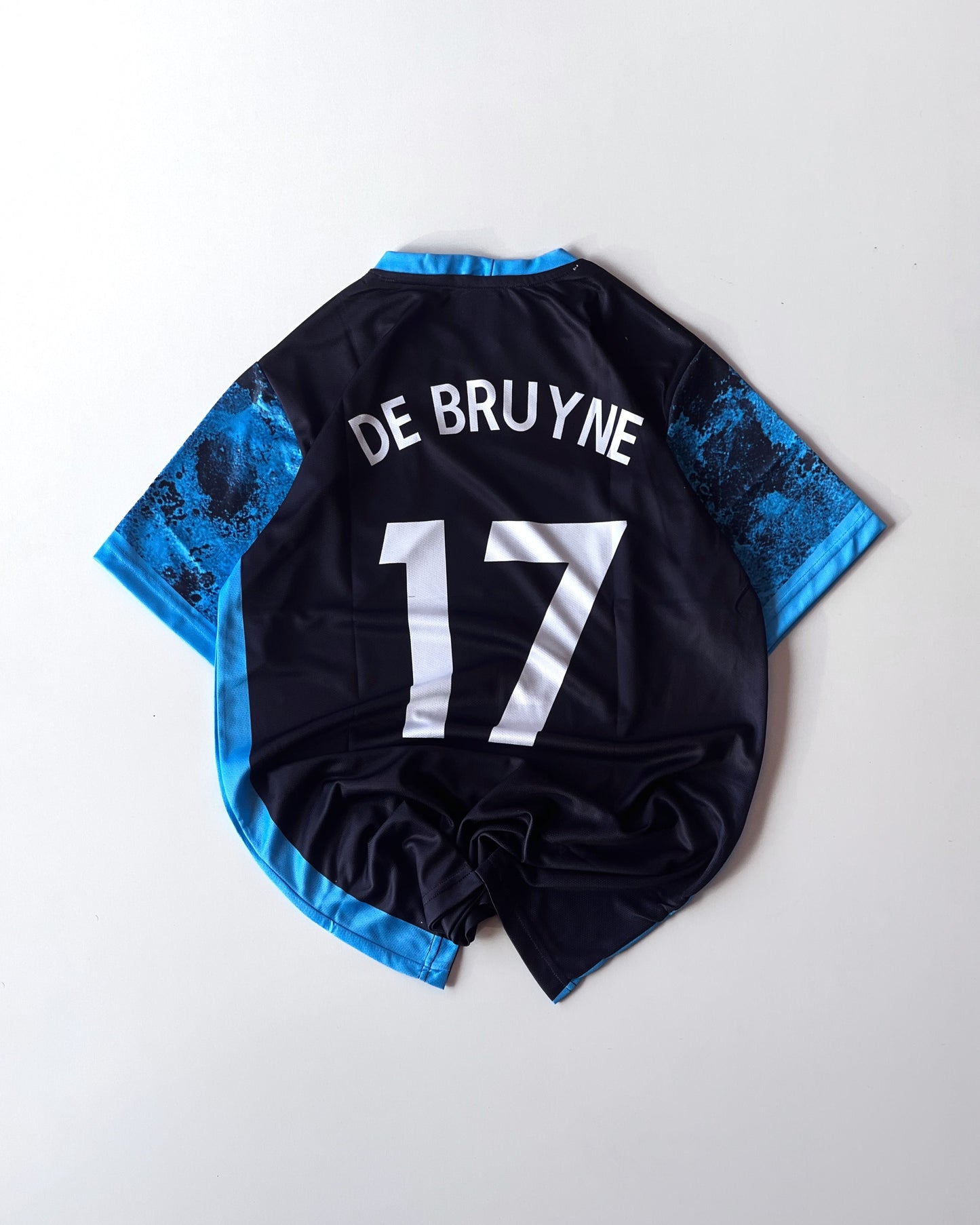 MAN CITY DEBRUYNE RETRO BLACK (embroidery)