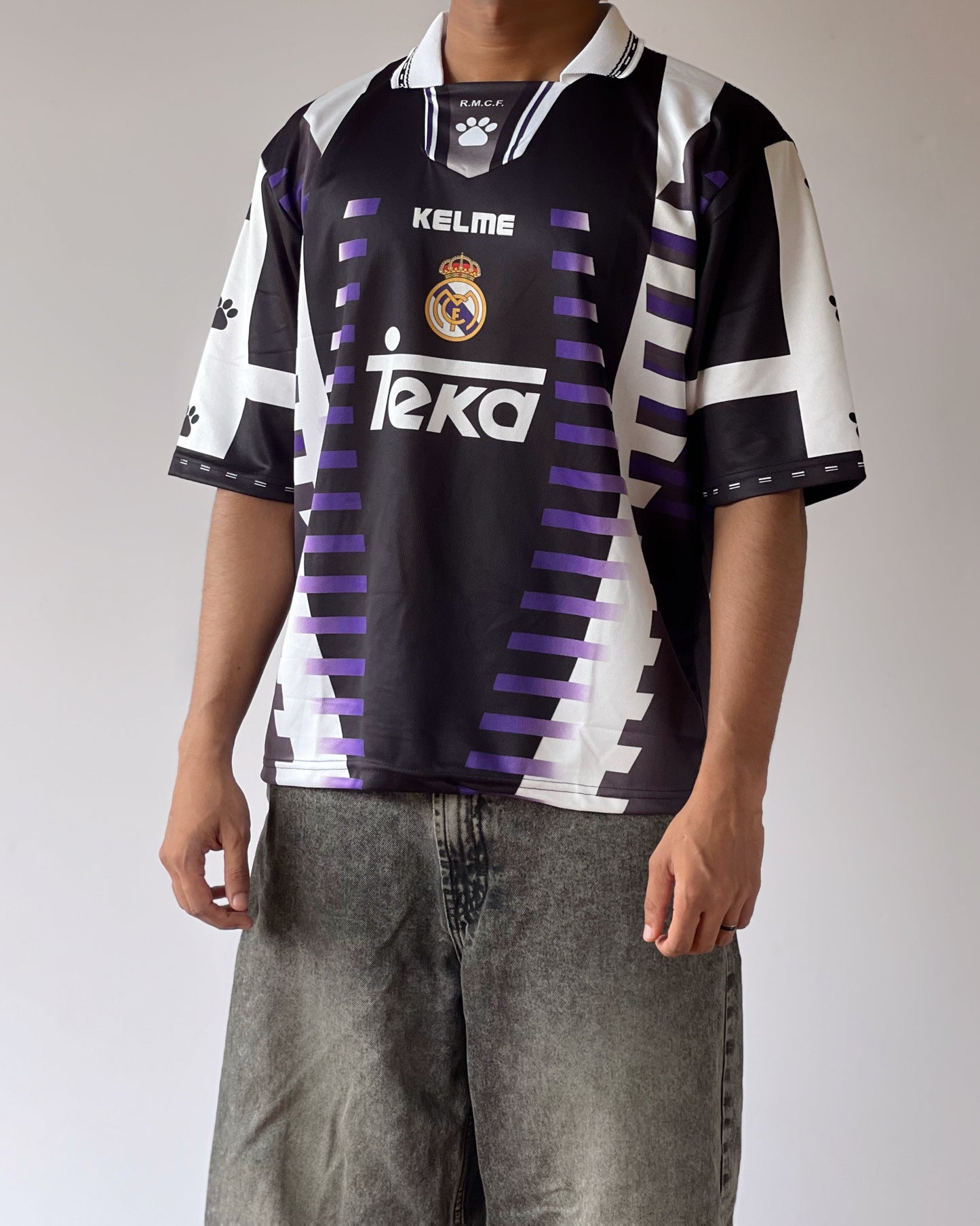 Real Madrid 97/98 Black Retro (oversized)