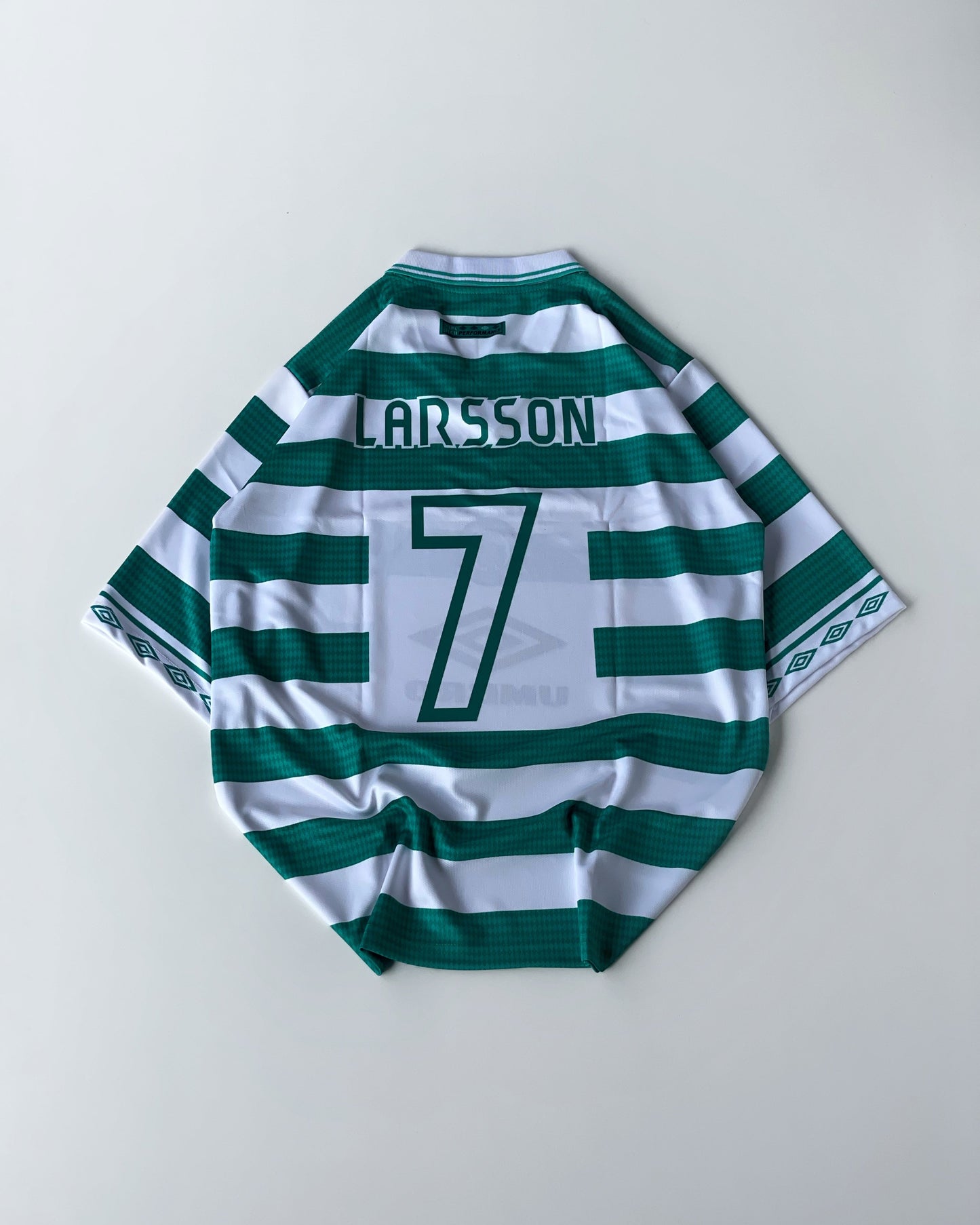 LARSON CELTIC CLUB RETRO KIT (oversized)