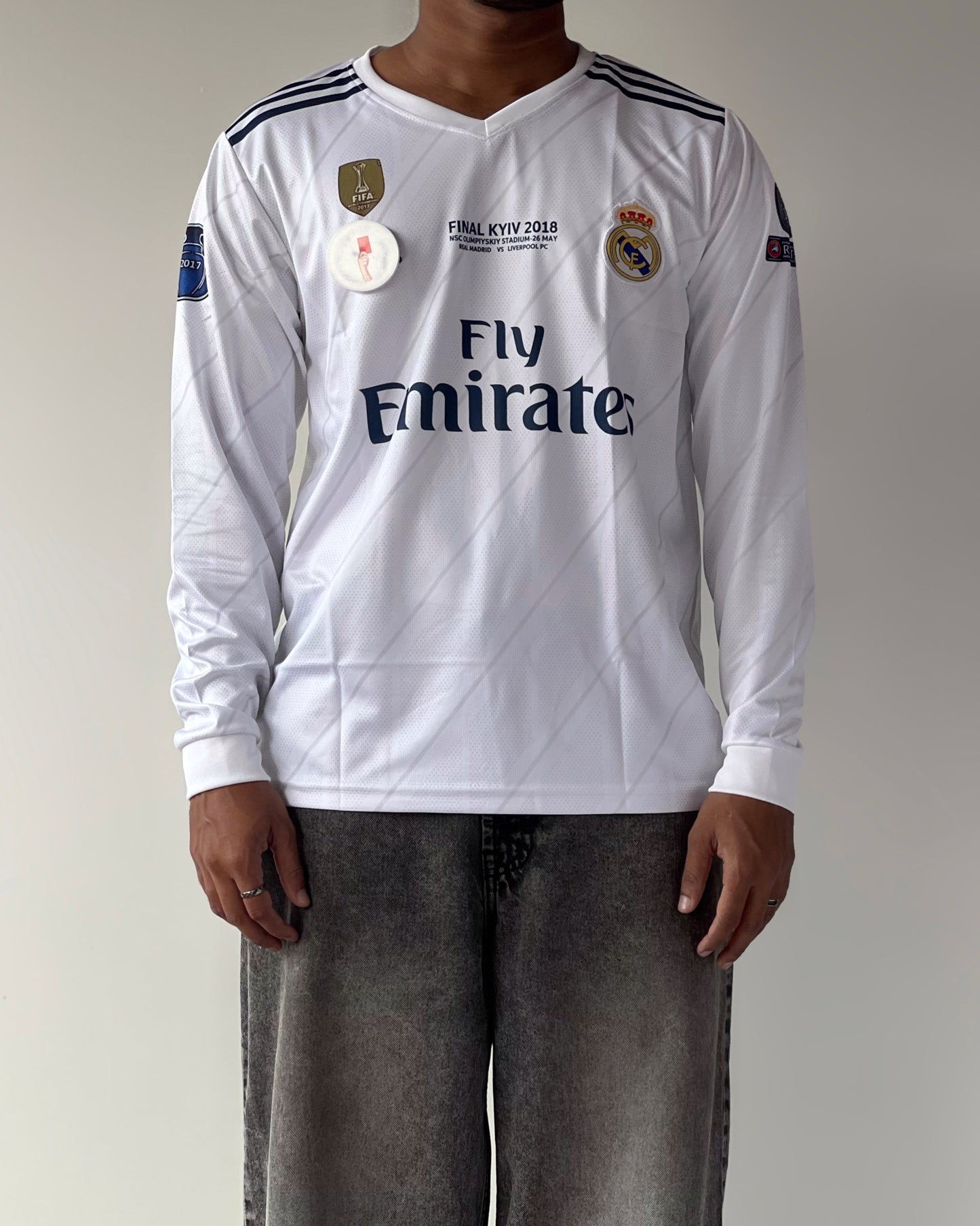 REAL MADRID RONALDO #7 WHITE (Embroidery Full Sleeve)