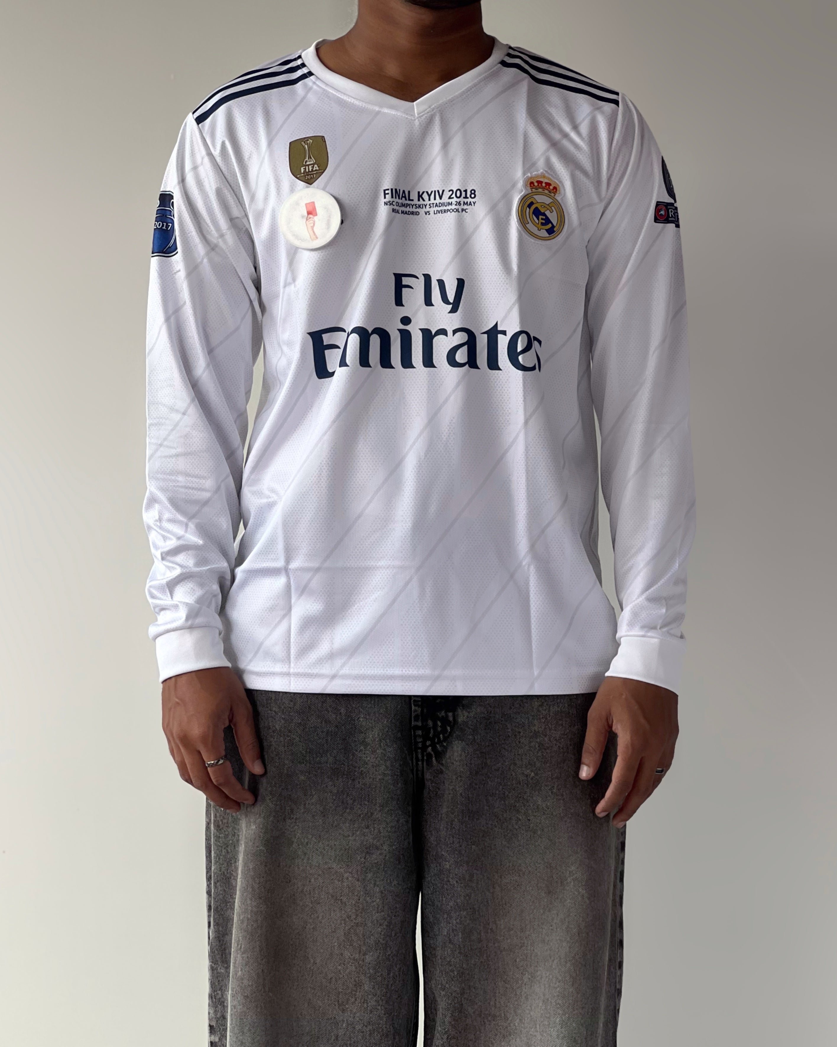 REAL MADRID RONALDO #7 WHITE (Embroidery Full Sleeve)