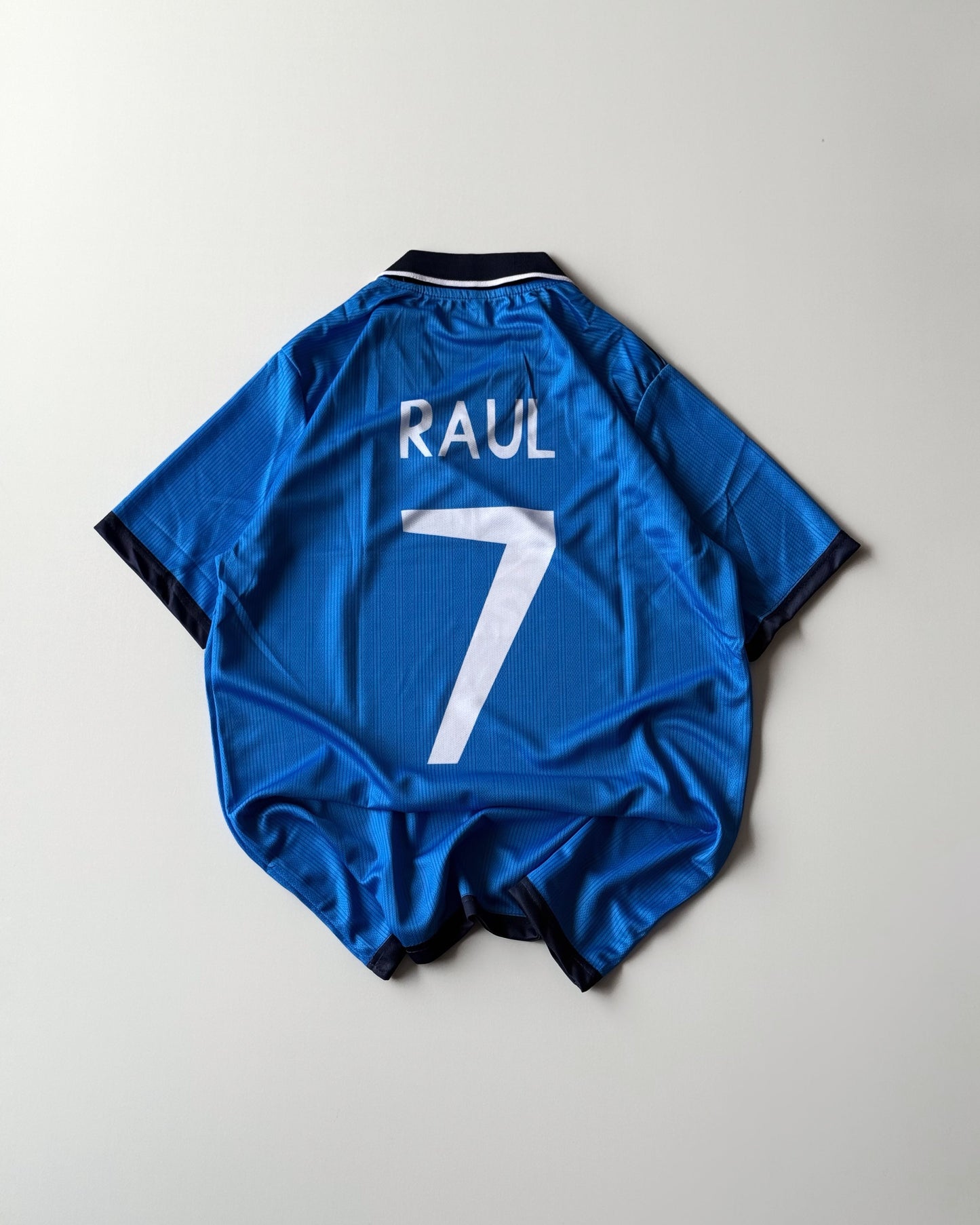 REAL MADRID RAUL RETRO BLUE KIT