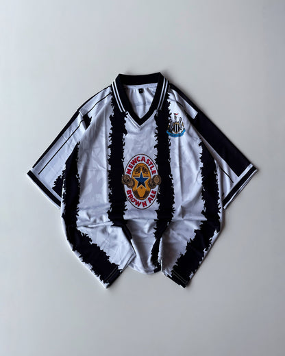 NEWCASTLE SHEARER #9 RETRO HOME KIT (oversized)