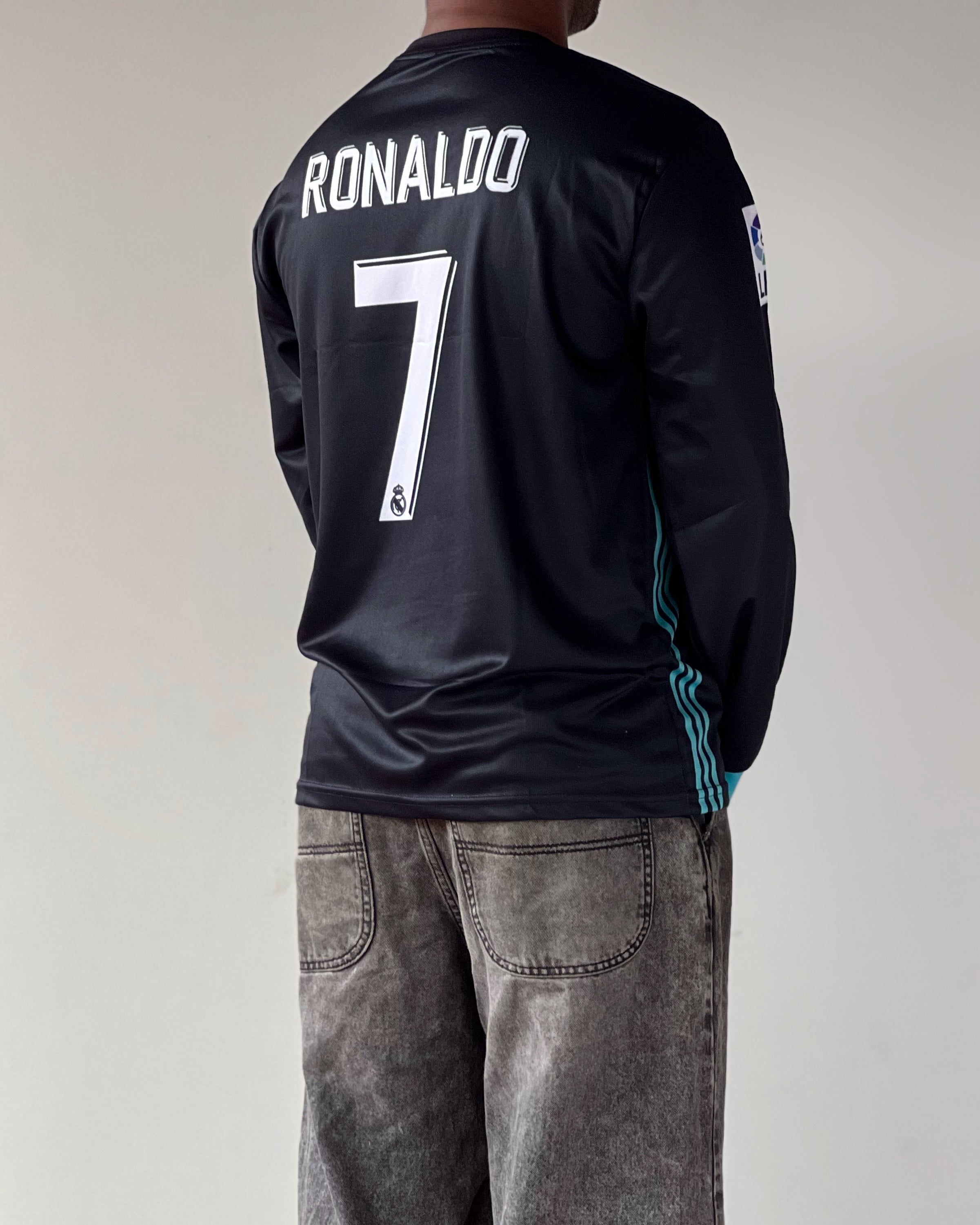 RONALDO REAL MADRID AWAY BLACK RETRO (full sleeve)